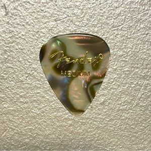 Fender guitar picks iridescent pearl swirl